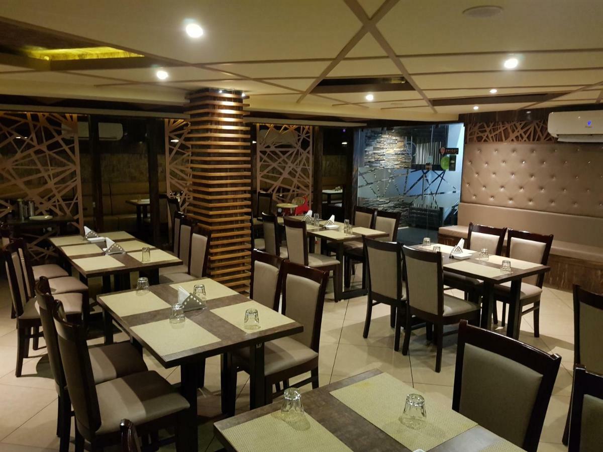 Liza Regency Hotel Ченай Екстериор снимка