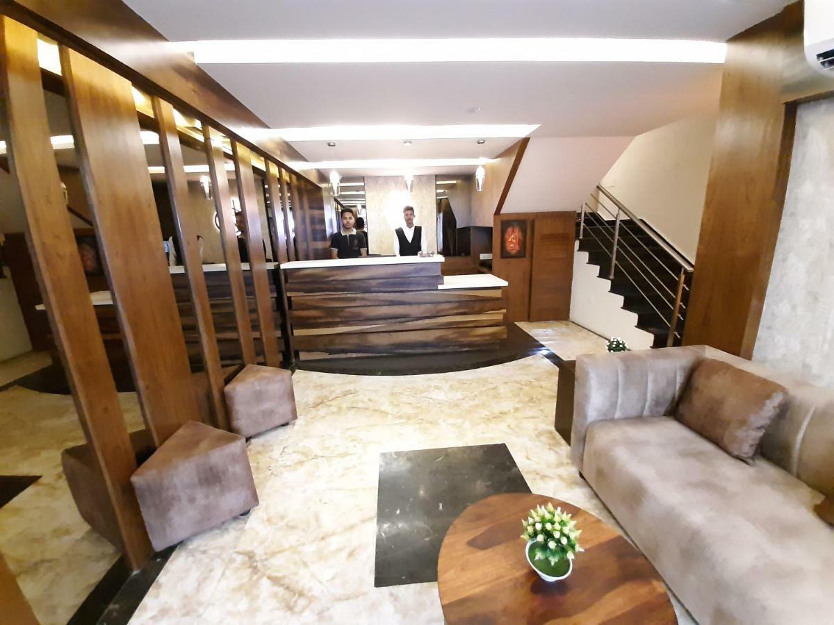 Liza Regency Hotel Ченай Екстериор снимка