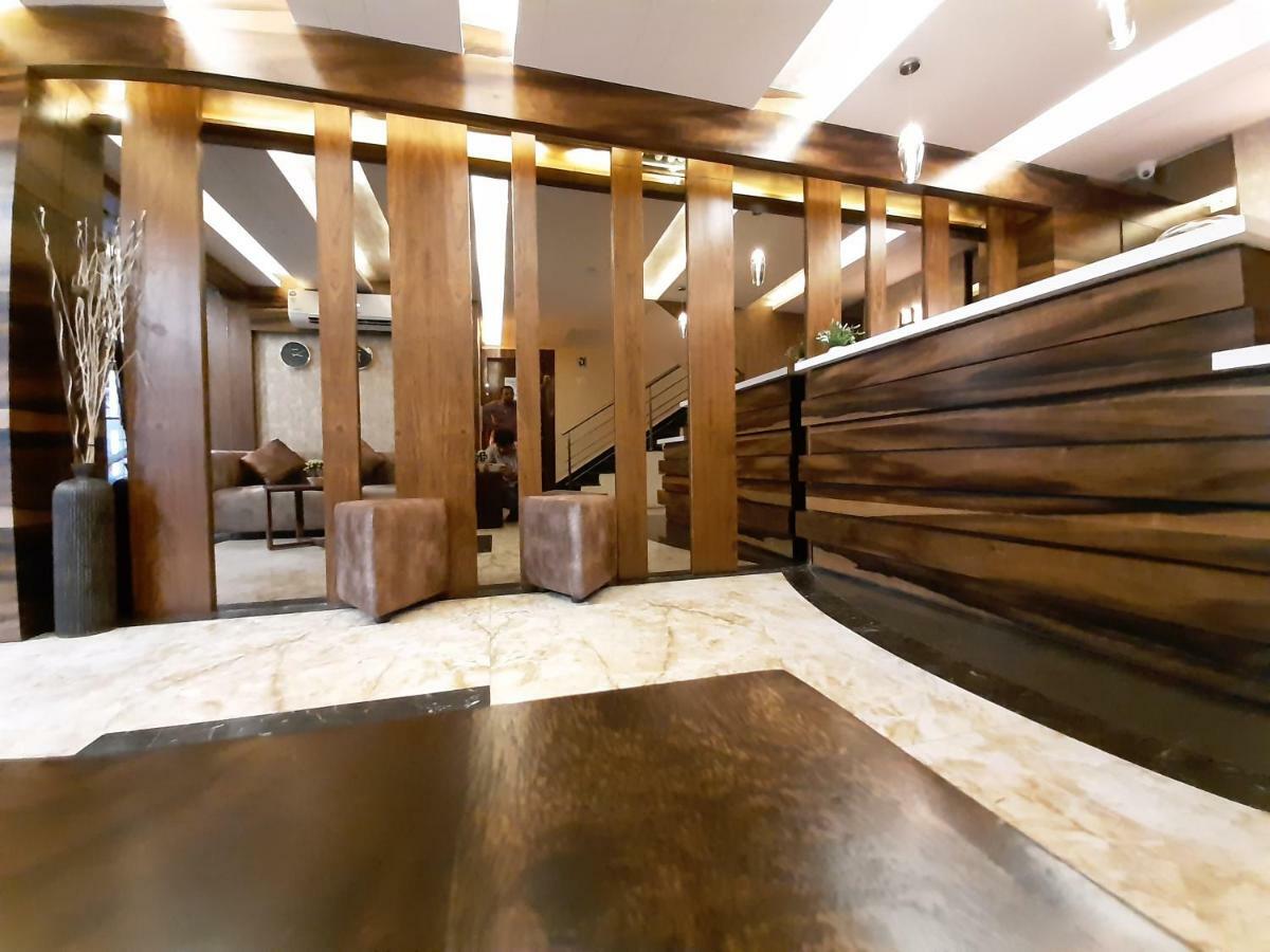 Liza Regency Hotel Ченай Екстериор снимка