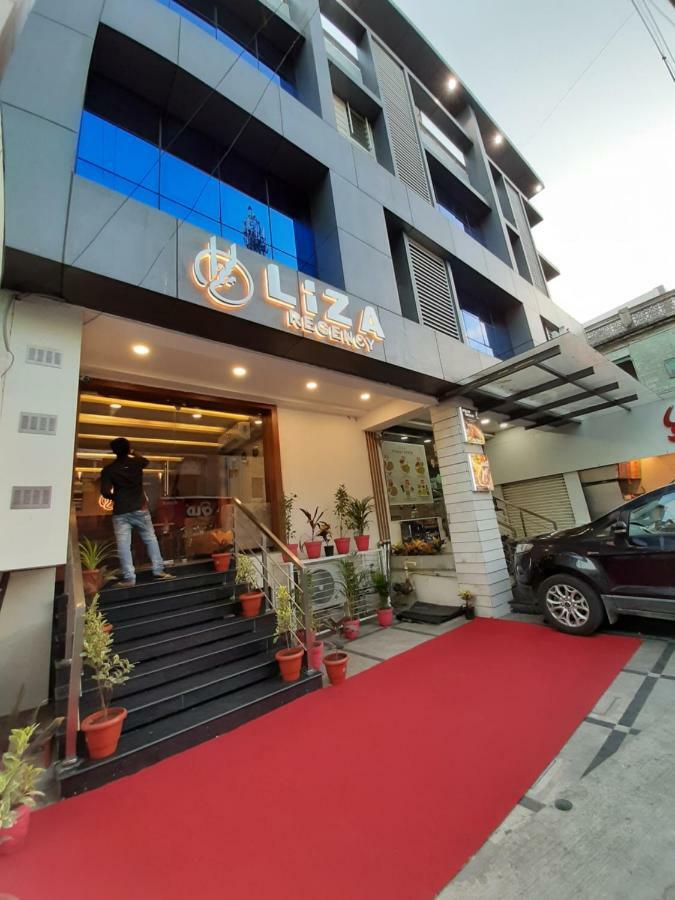 Liza Regency Hotel Ченай Екстериор снимка
