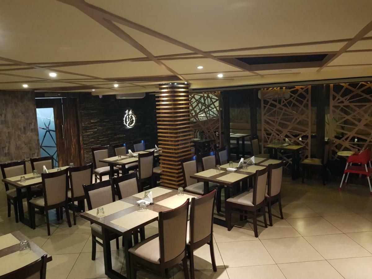 Liza Regency Hotel Ченай Екстериор снимка