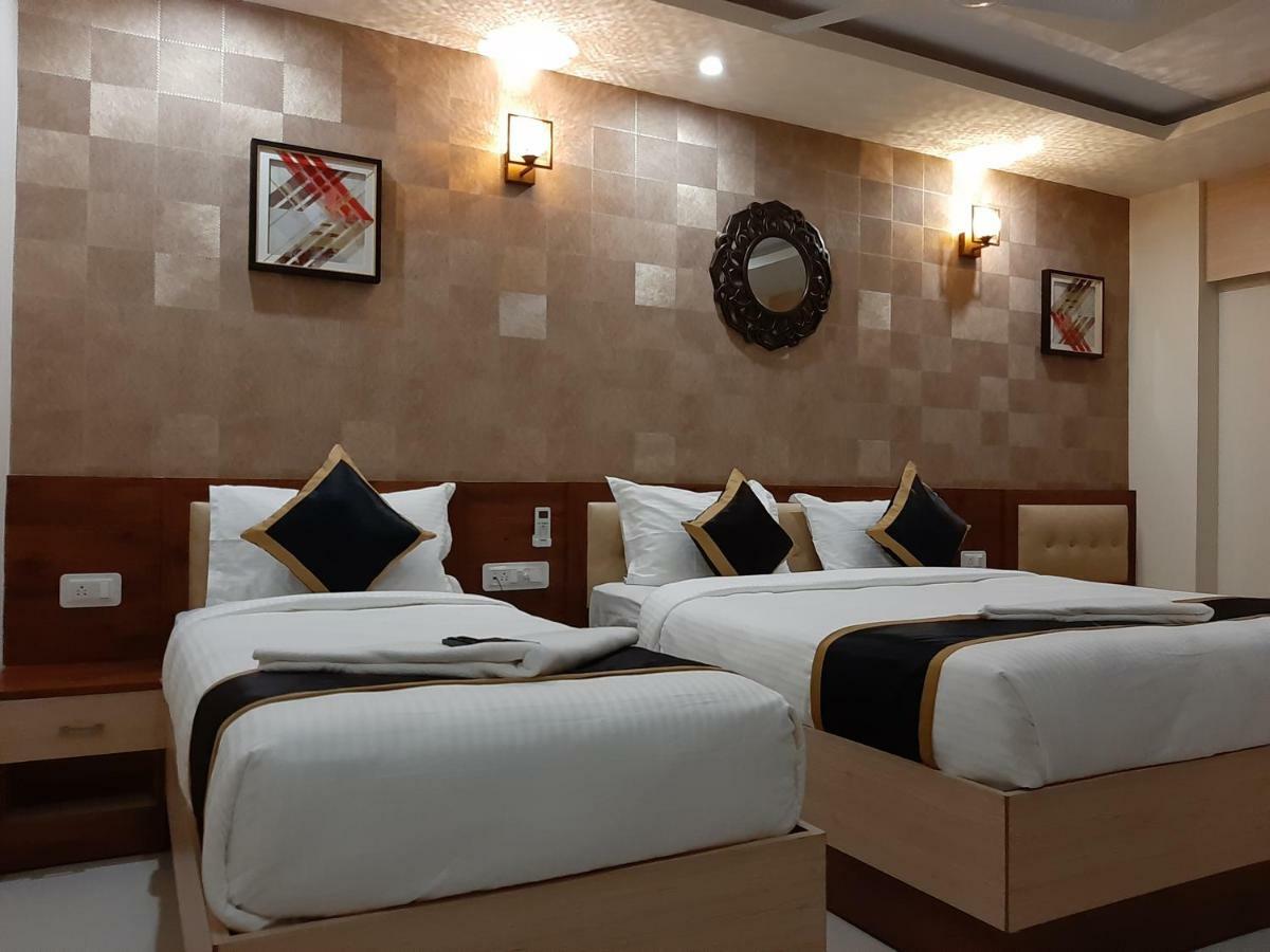 Liza Regency Hotel Ченай Екстериор снимка