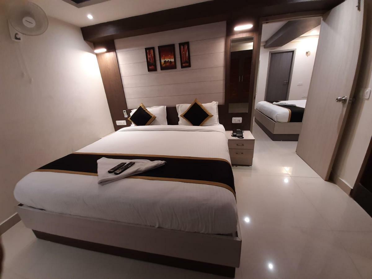 Liza Regency Hotel Ченай Екстериор снимка